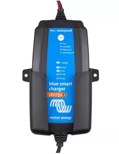 Montage mural pour le chargeur Blue Smart IP65 12/25 et 24/13 Victron vue avec batterie