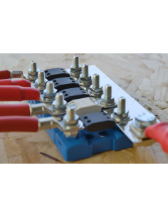 Busbar pour connecter 6 CIP100200100 (1500A) - Victron Energy 2